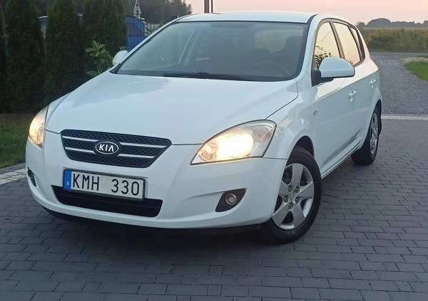 Kia Ceed cena 19800 przebieg: 157000, rok produkcji 2008 z Białobrzegi małe 254